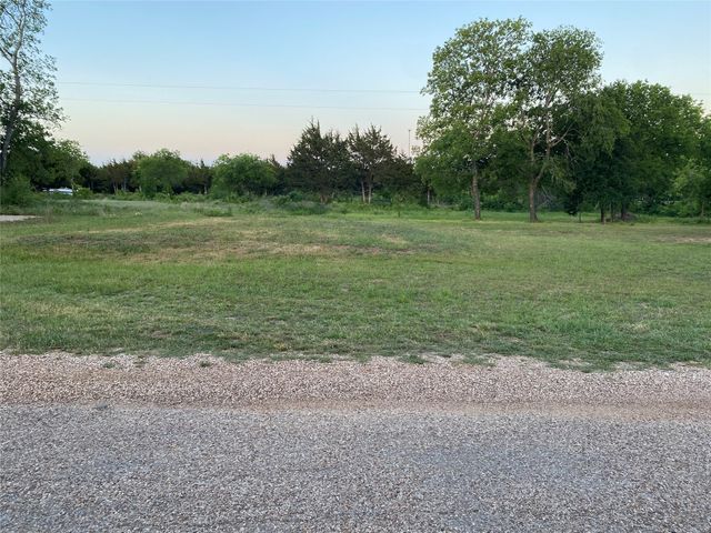 400 E Oakdale Street, Keene, TX 76059