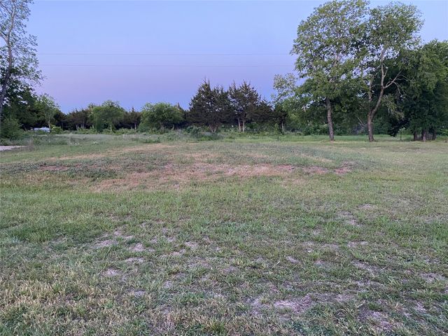 400 E Oakdale Street, Keene, TX 76059