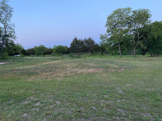 400 E Oakdale Street, Keene, TX 76059