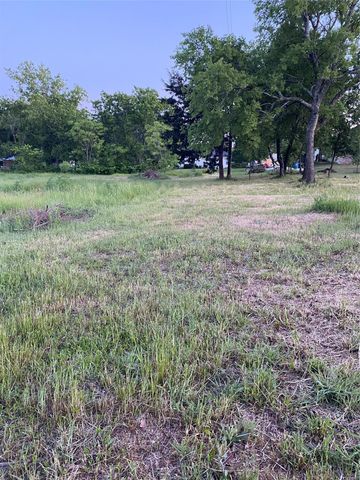 400 E Oakdale Street, Keene, TX 76059