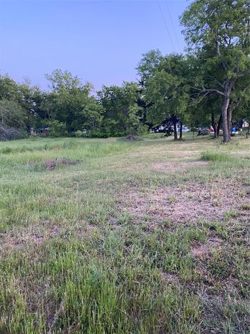 400 E Oakdale Street, Keene, TX 76059