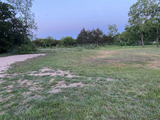 400 E Oakdale Street, Keene, TX 76059
