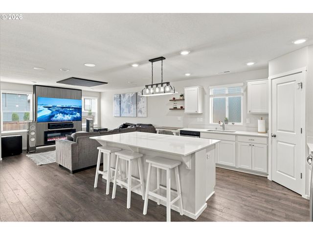 2932 N 3RD Way, Ridgefield, WA 98642