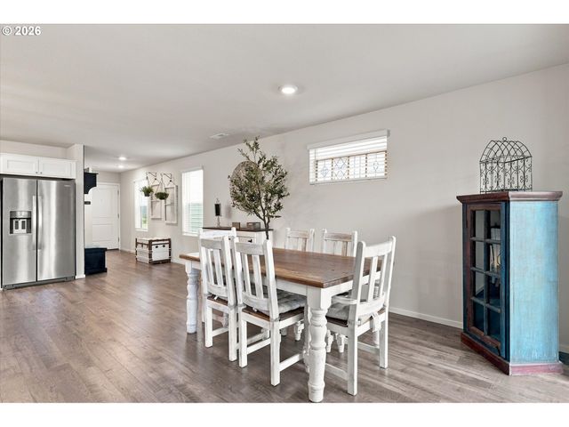 2932 N 3RD Way, Ridgefield, WA 98642