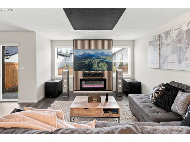 2932 N 3RD Way, Ridgefield, WA 98642