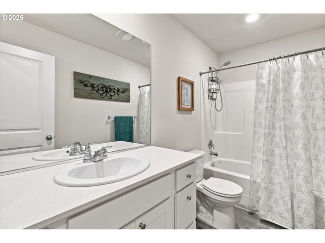 2932 N 3RD Way, Ridgefield, WA 98642