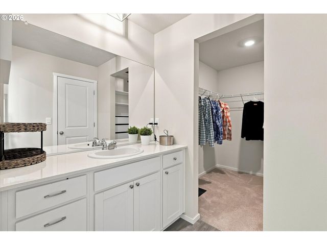 2932 N 3RD Way, Ridgefield, WA 98642