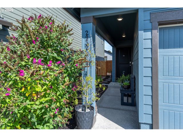 2932 N 3RD Way, Ridgefield, WA 98642