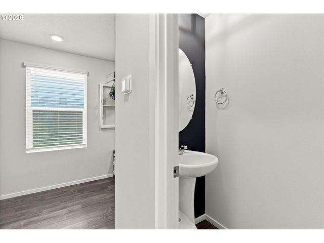 2932 N 3RD Way, Ridgefield, WA 98642