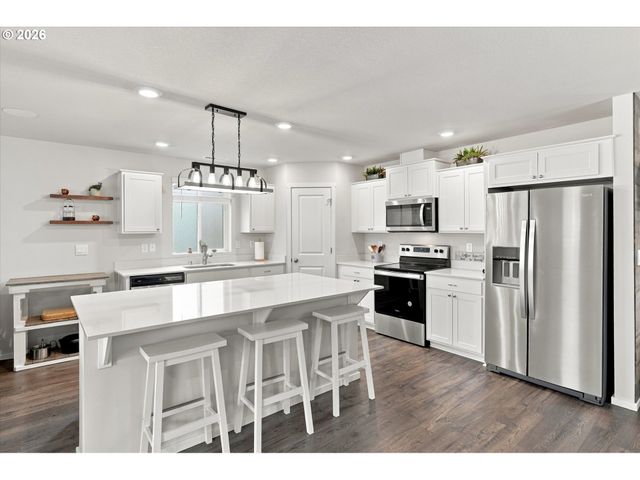 2932 N 3RD Way, Ridgefield, WA 98642
