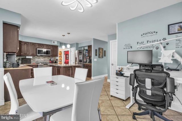 890 ROUNDTREE DR, Toms River, NJ 08753