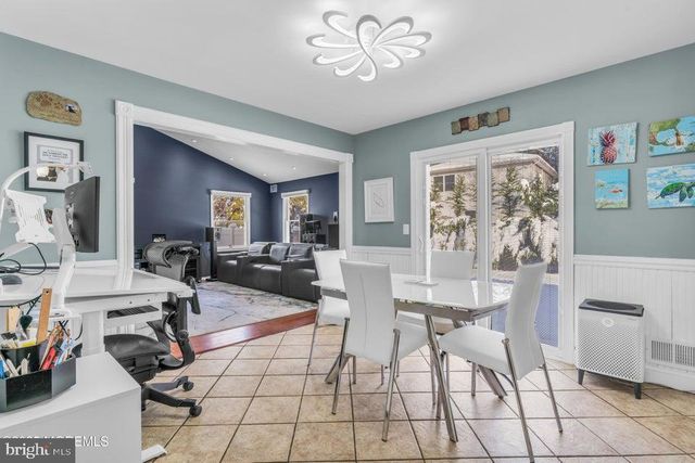 890 ROUNDTREE DR, Toms River, NJ 08753