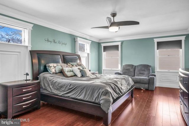 890 ROUNDTREE DR, Toms River, NJ 08753