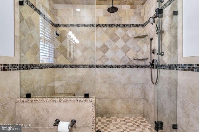 890 ROUNDTREE DR, Toms River, NJ 08753