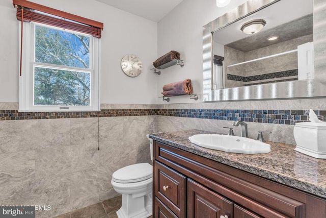 890 ROUNDTREE DR, Toms River, NJ 08753