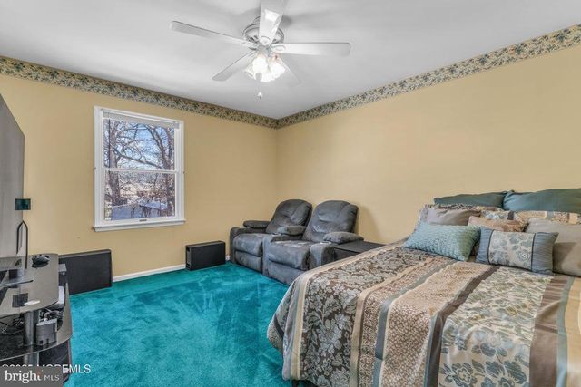 890 ROUNDTREE DR, Toms River, NJ 08753