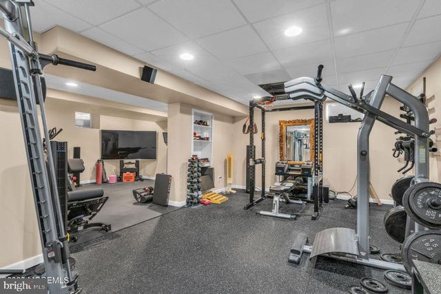 890 ROUNDTREE DR, Toms River, NJ 08753