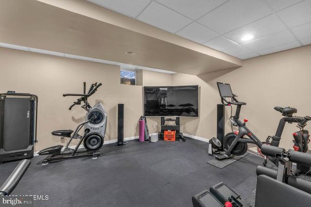 890 ROUNDTREE DR, Toms River, NJ 08753