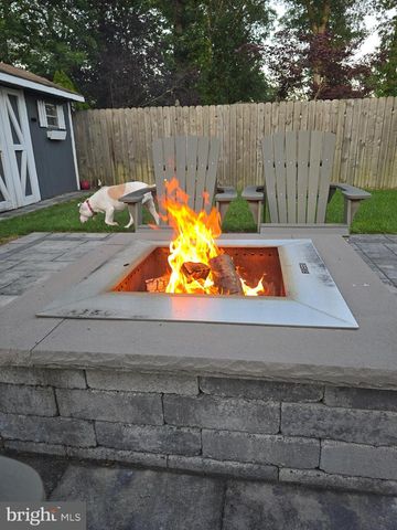 890 ROUNDTREE DR, Toms River, NJ 08753