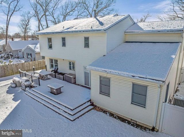 890 ROUNDTREE DR, Toms River, NJ 08753