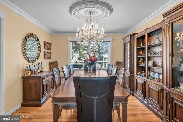 890 ROUNDTREE DR, Toms River, NJ 08753