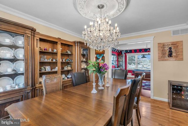 890 ROUNDTREE DR, Toms River, NJ 08753