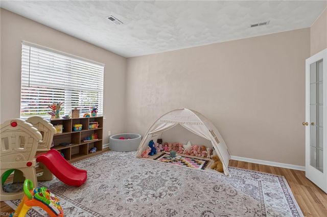 909 Wheatfield WAY, Chesapeake, VA 23320