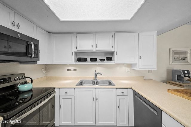 5821 W ACOMA Drive, Glendale, AZ 85306
