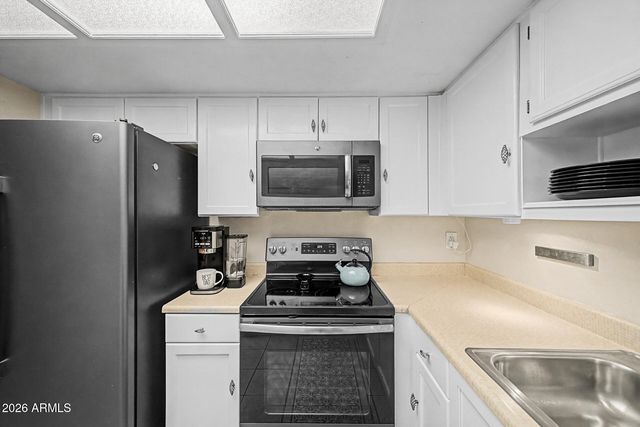 5821 W ACOMA Drive, Glendale, AZ 85306