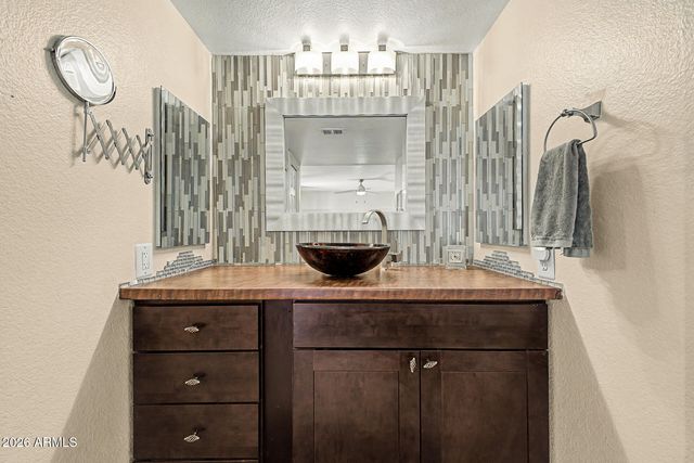 5821 W ACOMA Drive, Glendale, AZ 85306