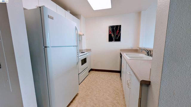989 Webster St 645, Oakland, CA 94607
