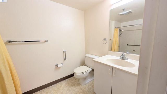 989 Webster St 645, Oakland, CA 94607