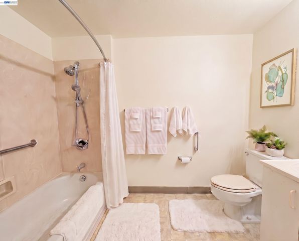 989 Webster St 645, Oakland, CA 94607
