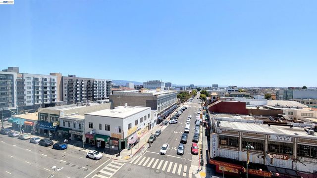 989 Webster St 645, Oakland, CA 94607