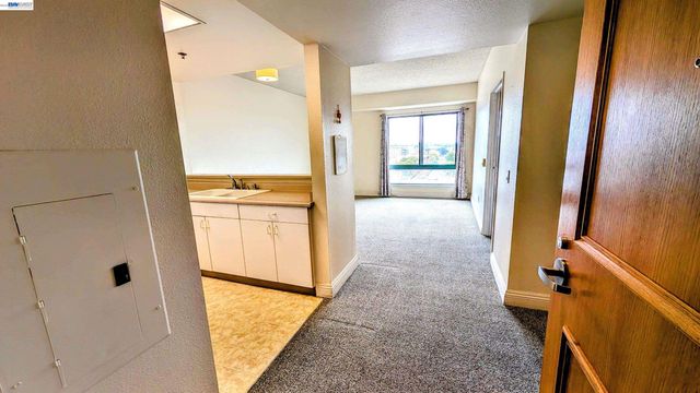 989 Webster St 645, Oakland, CA 94607