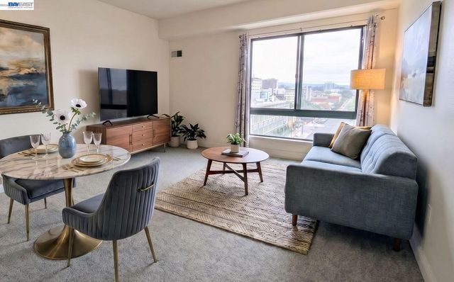 989 Webster St 645, Oakland, CA 94607