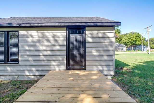 707 Harrel Avenue, Bynum, TX 76631