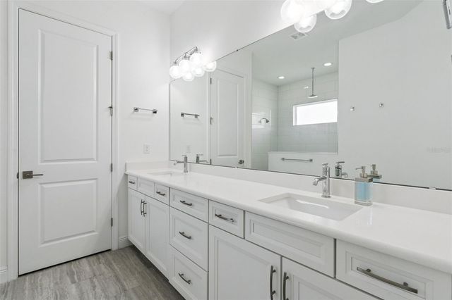 15037 LAKE BESSIE LOOP, Winter Garden, FL 34787