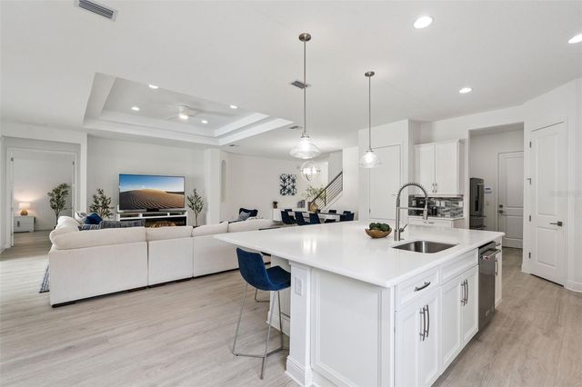 15037 LAKE BESSIE LOOP, Winter Garden, FL 34787