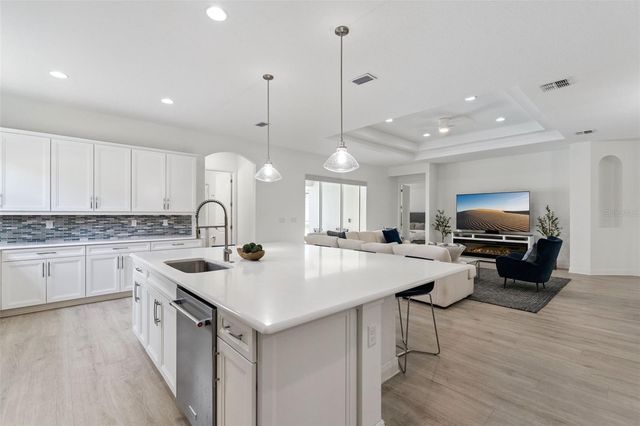 15037 LAKE BESSIE LOOP, Winter Garden, FL 34787