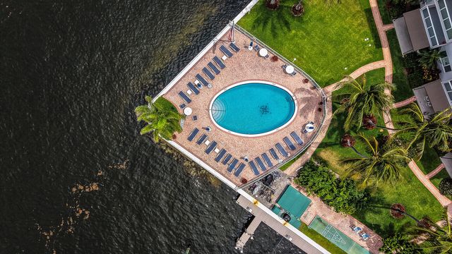 140 NE 28th Avenue 502, Pompano Beach, FL 33062