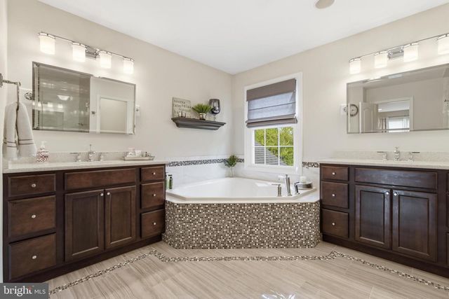 7 WITMER WAY, Robbinsville, NJ 08691