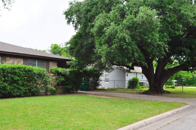 5328 Ira Street N, Haltom City, TX 76117