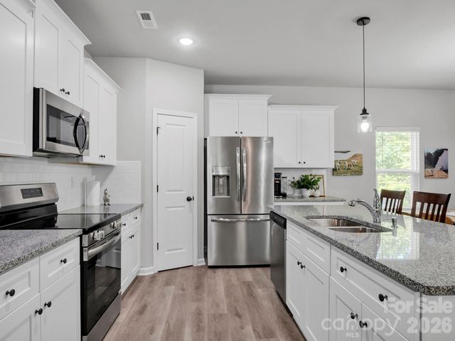 7203 Stoney Wood Lane, Charlotte, NC 28215