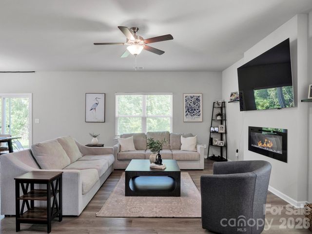 7203 Stoney Wood Lane, Charlotte, NC 28215