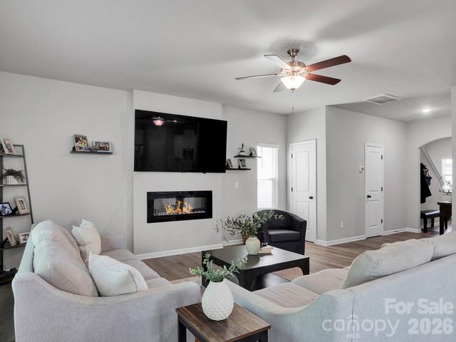 7203 Stoney Wood Lane, Charlotte, NC 28215