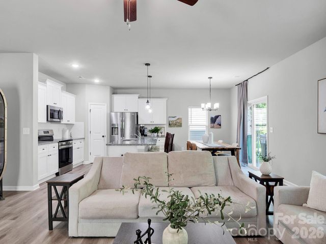 7203 Stoney Wood Lane, Charlotte, NC 28215