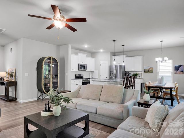 7203 Stoney Wood Lane, Charlotte, NC 28215
