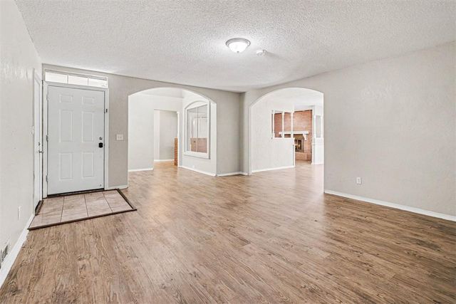6728 N Tall Oaks Drive, Oklahoma City, OK 73127