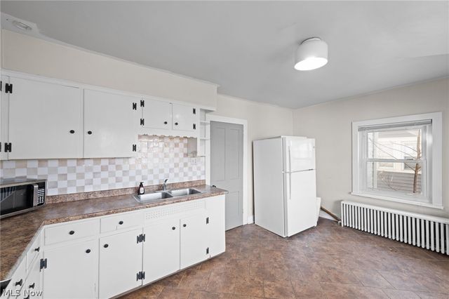 49 Monroe Street, Berea, OH 44017